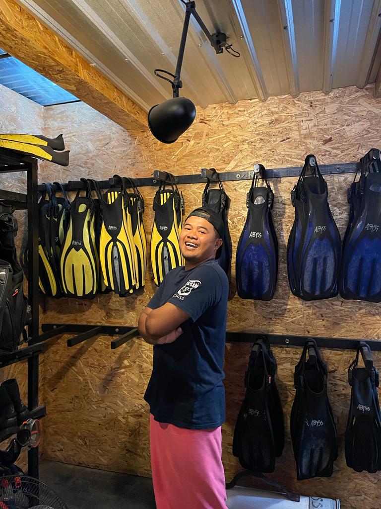 Team Abyss dive center