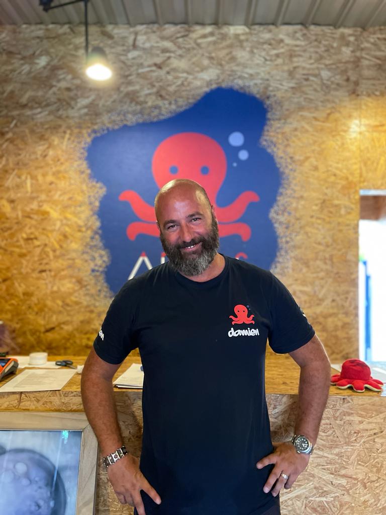 Team Abyss dive center